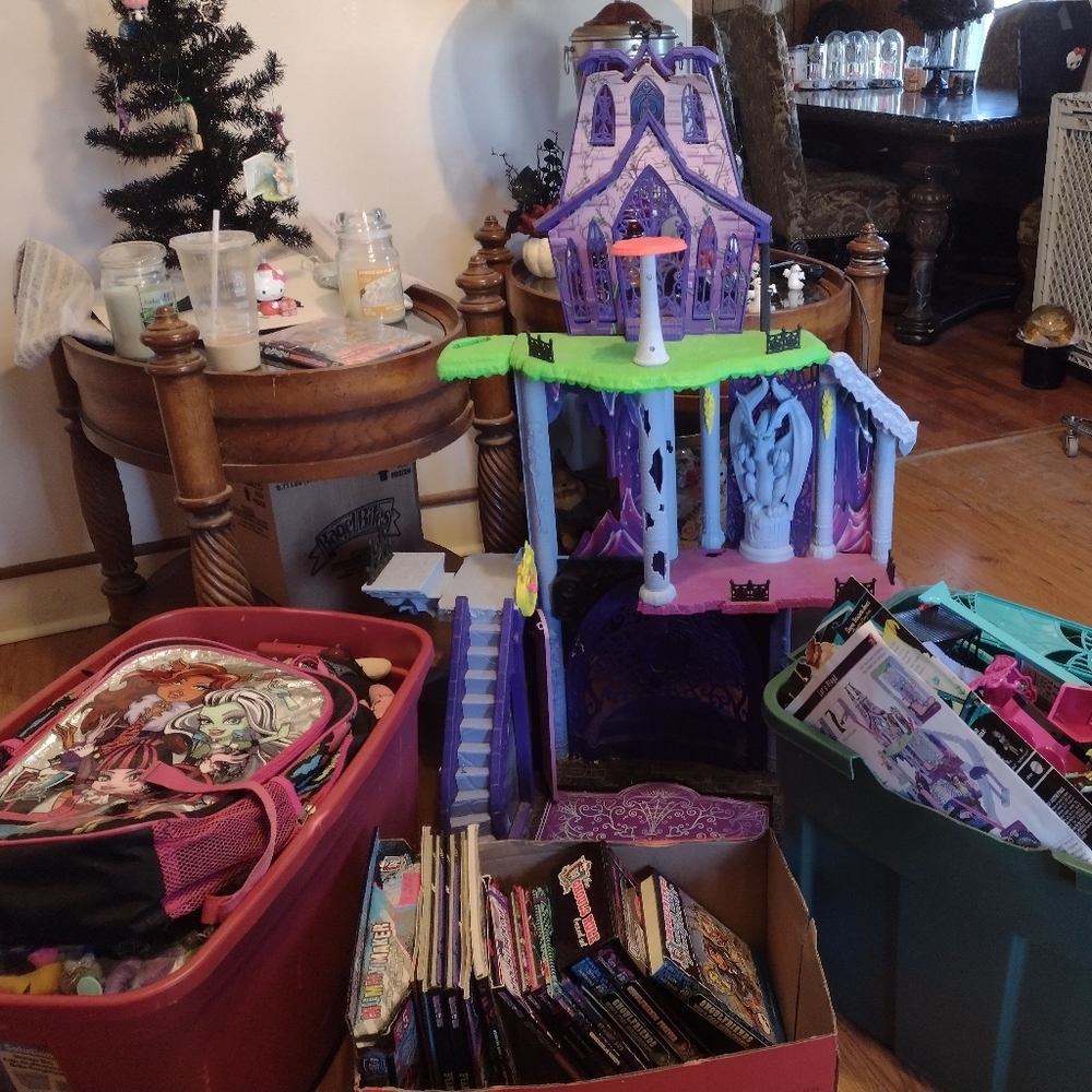 Monster High dolls, house AND MORE